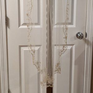 One Layer Champagne Fingertip Length Wedding Veil